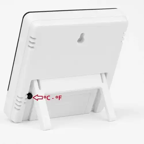 Reverso de un modelo HTC con el botón de cambio de grados Celsius a grados Farenheit marcado (ºC-ºF), para usarse como guía